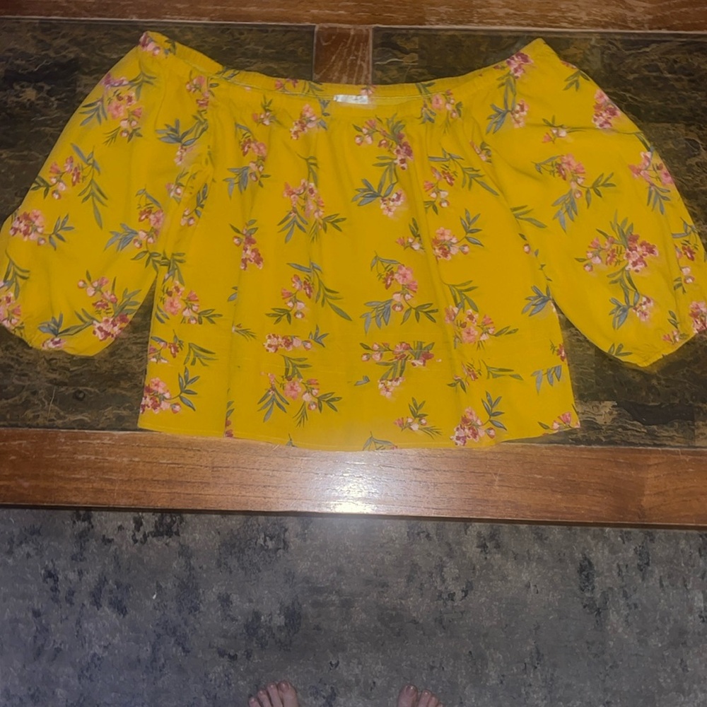 Woman’s Top Size Large Nine Britton Mustard Floral Off the Shoulder Blouse